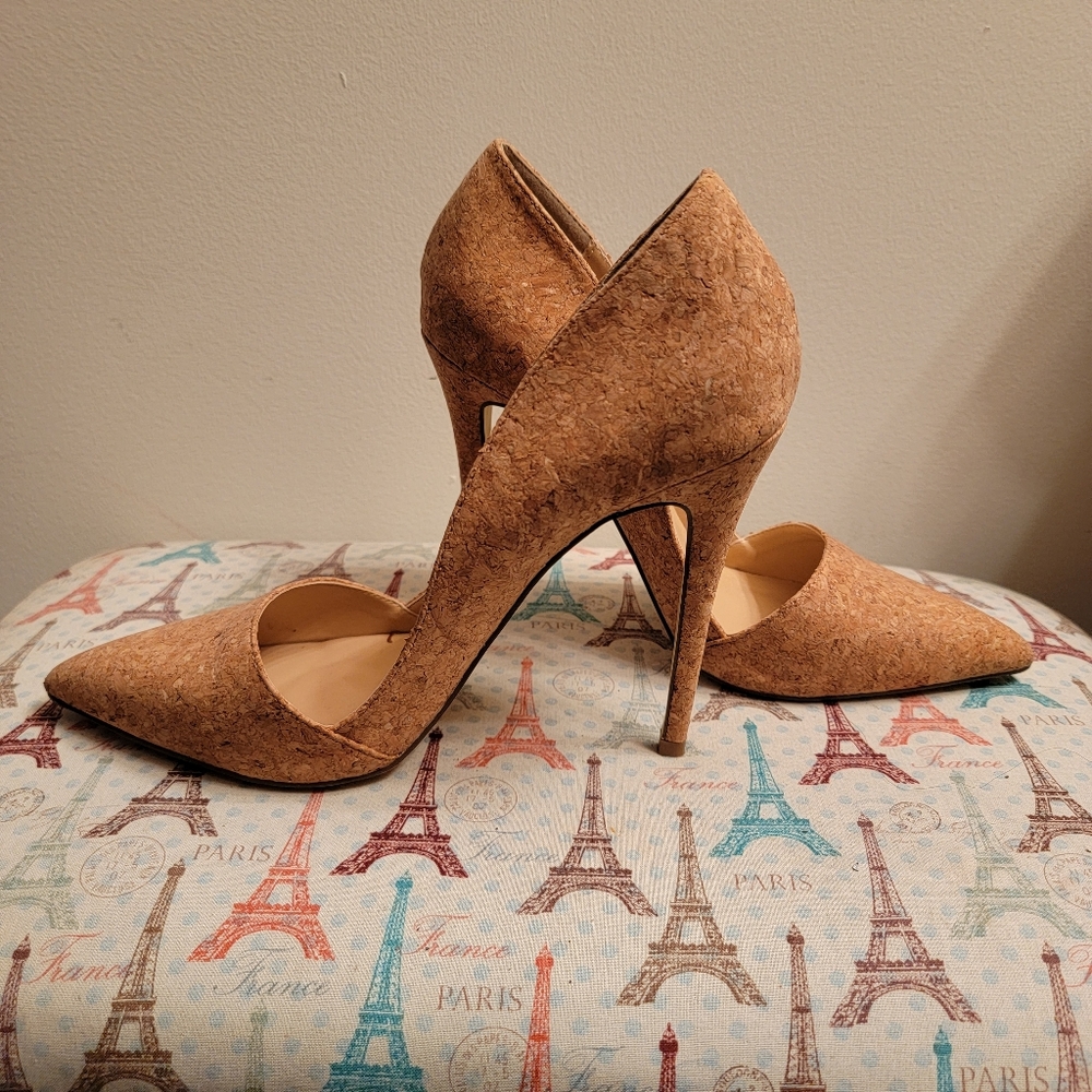 Darci pumps Wood texture looking